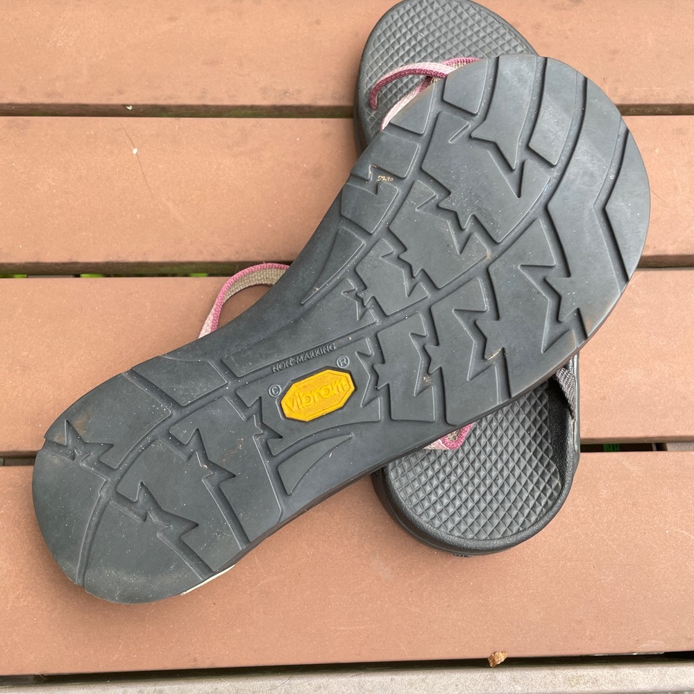 Chaco Tegu Slide Slip on Pink and Black Strappy Sandals EUC Women’s Size 8 - Picture 2 of 3